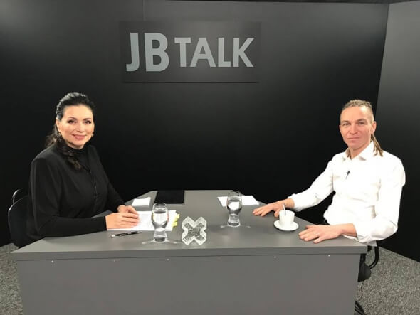 Jana Bobošíková s Ivanem Bartošem v pořadu JB Talk na XTV