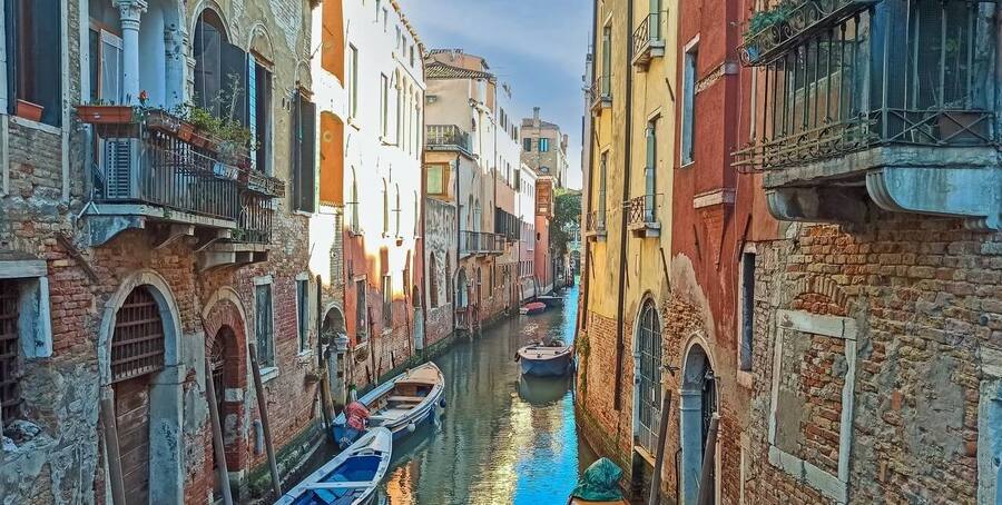 Jaký je poplatek za vstup do Benátek a kde se platí?