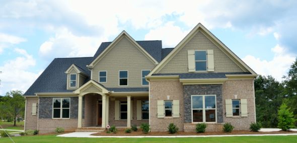 Hypotéky a úvěry se používají zejména na pořízení nového bydlení