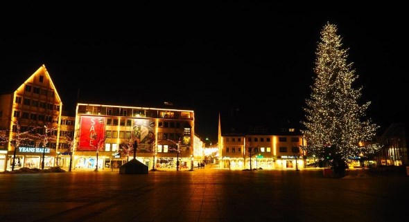 Vánoční stromy jsou snad na každém náměstí