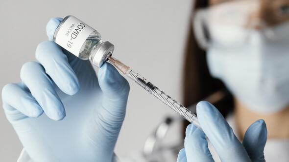 Kde se můžete nechat naočkovat proti koronaviru bez registrace