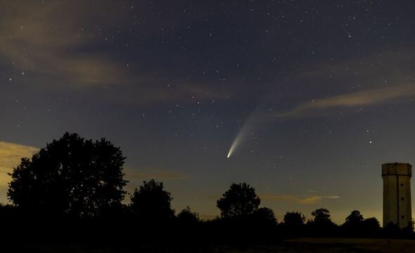 Kde a kdy sledovat na obloze kometu Leonard