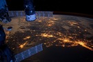 Starlink satelity jsou ve výšce 550 km nad povrchem. Díky tomu nabízí velmi rychlý internet
