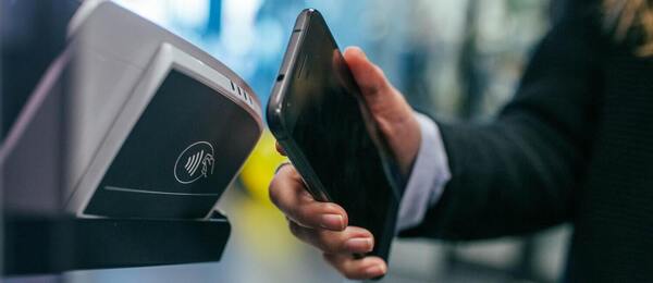 Jak pohodlně platit mobilem s NFC i bez
