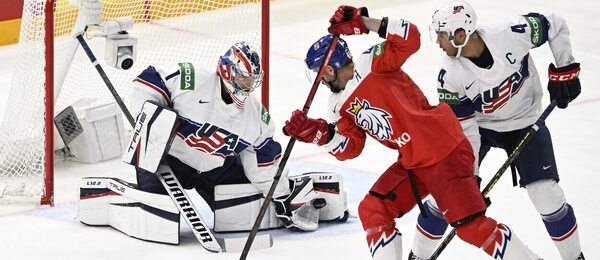 Čtvrtfinále USA vs. Česko na MS v hokeji 2023 sledujte dnes od 15:20 živě v online livestreamu na Fortuna TV.