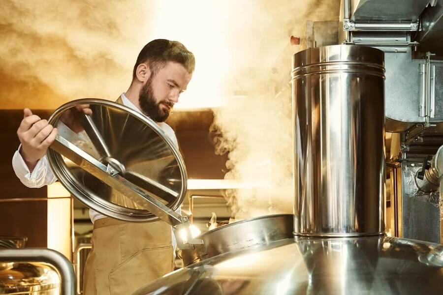 Od sladu k pivu: Technologický proces výroby v pivovaru Budvar