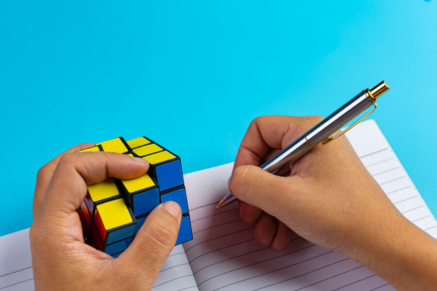 Rubikova kostka – návod na složení, pro začátečníky