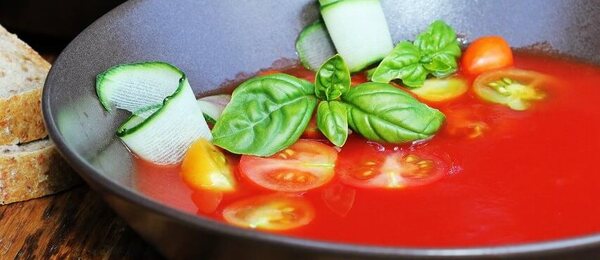 Připravte si španělskou studenou polévku gazpacho